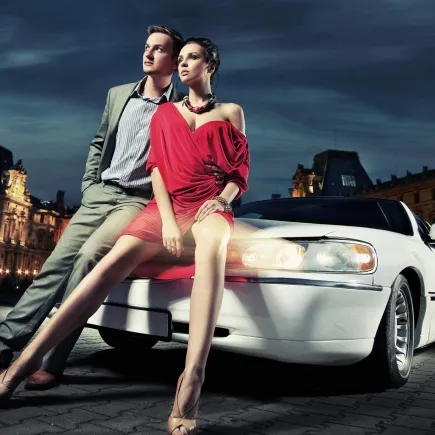 Abholung am Flughafen mit einem Limousine mit Strip